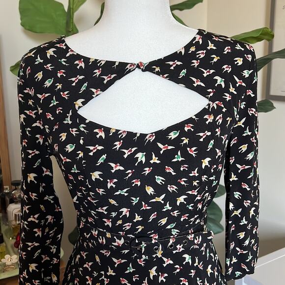 Cooperative Dress With Belt - Size 4 - Picture 7 of 7